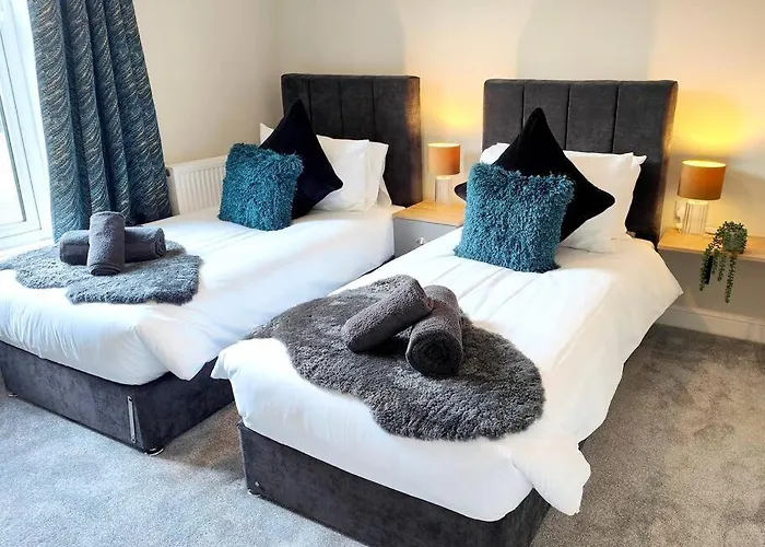 Carvetii - Anne House 1 - Dbl Bed Ground Floor En-suite Apartment